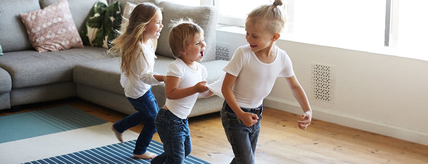 Upozorenje na loše vrijeme: ideje za igre u zatvorenom za djecu svih uzrasta