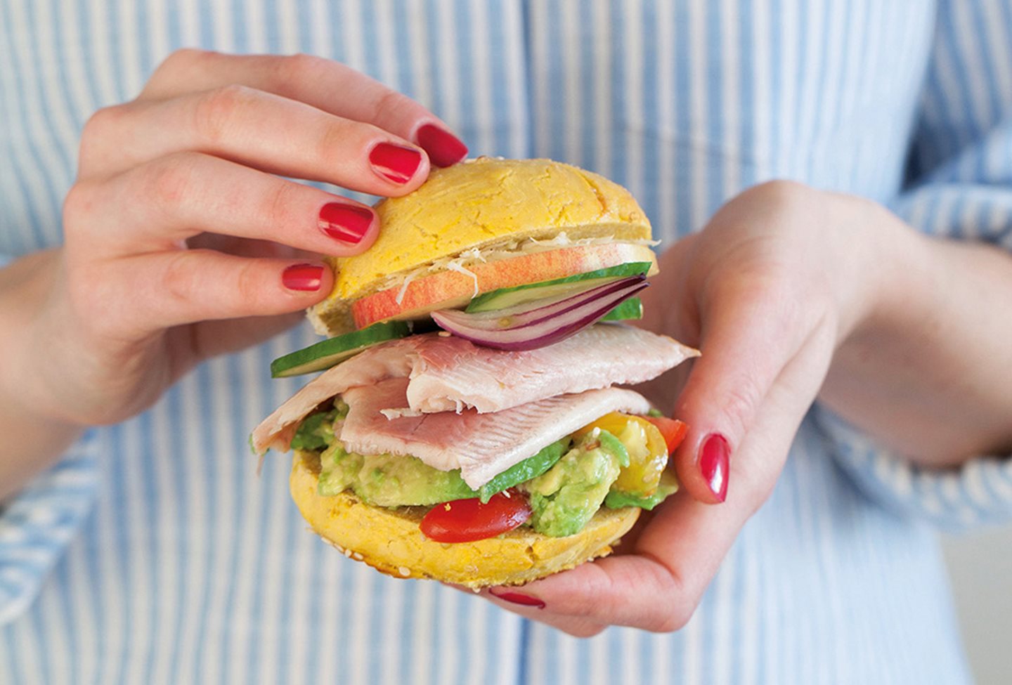 Burger od pastrve s umakom  guacamole