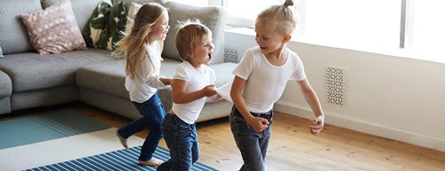 Upozorenje na loše vrijeme: ideje za igre u zatvorenom za djecu svih uzrasta